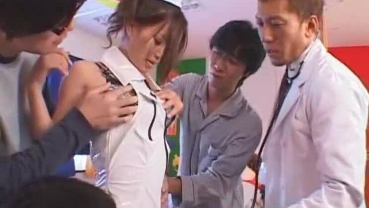 Die attraktive Japanerin Kaera Uehara wurde von mehreren Männern vergewaltigt.