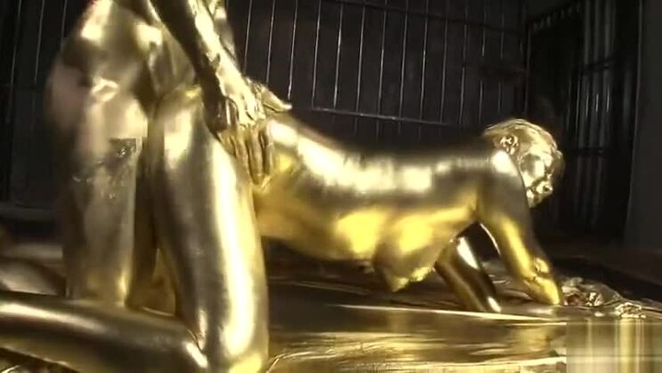 Reizende Japanerin mit erstaunlicher Mimik