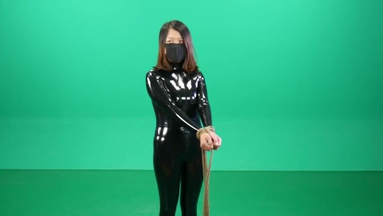 Atemberaubende japanische Schlampe wurde hart durchgenommen