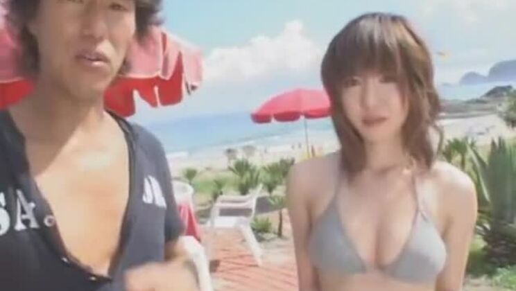 Verführerischer japanischer Huzzy aus dem Haus