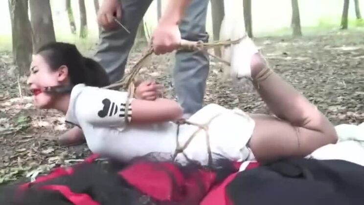 Unglaubliche Asiatin hat Spaß an einem Fetisch.