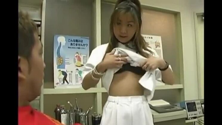 Unglaubliche asiatische Schlampe mit heißem Amateurporno