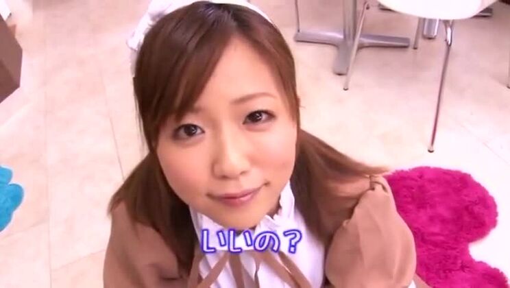 Verführerische, kleinbrüstige Asiatin mit fantastischem Fetisch-Porn