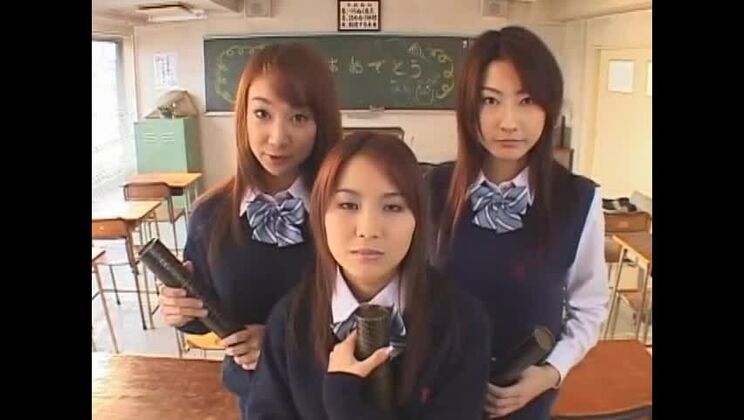 Japanisches Sexvideo mit Marin Akizuki, Ryo Akanishi und Megumi Haruka