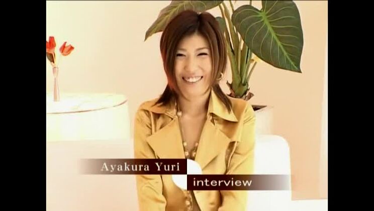 Zuckerrote japanische Schönheit in einem echten Amateurpornovideo