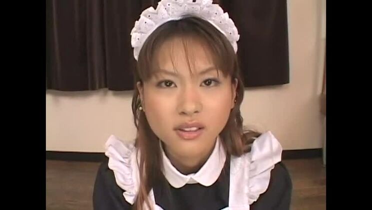 Heiße Japanerin liebt Gesichtsbehandlungen