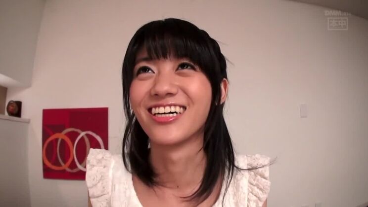 Hübsches, schlankes japanisches Mädchen