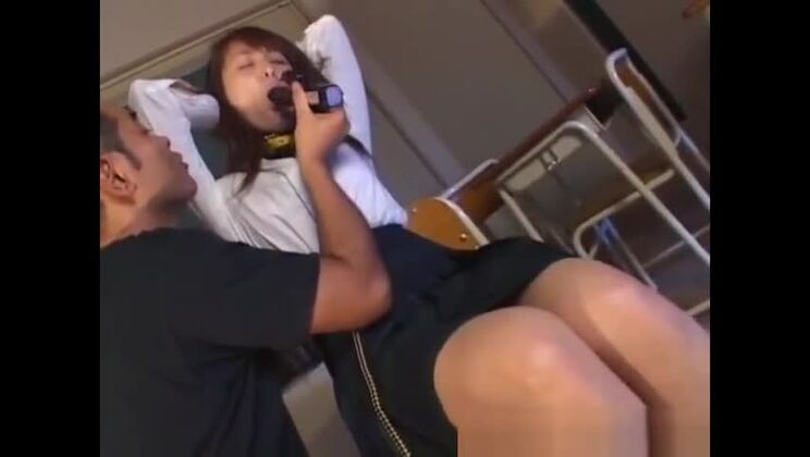 Bezaubernde asiatische Schlampe in einem fantastischen interrassischen Pornovideo