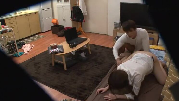 Zuckersüße, vollbusige Japanerin