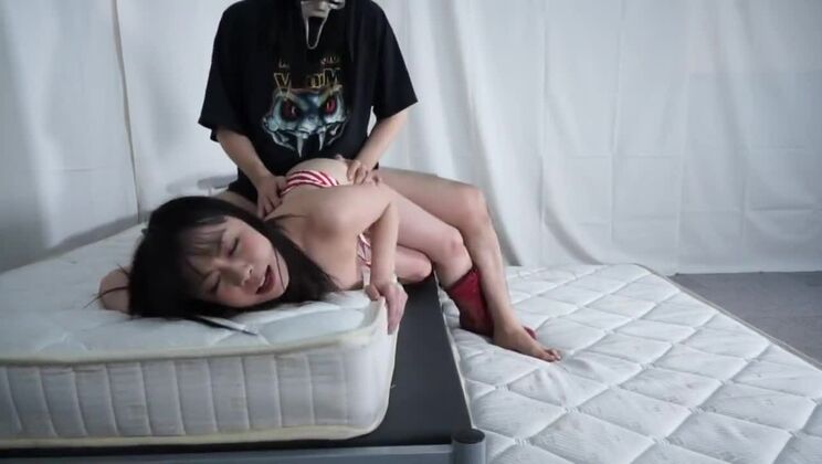 Göttliche japanische Schlampe beim Fetisch-Sexvideo