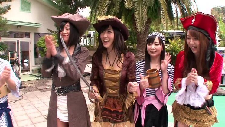 Der bewundernswerte, flachbrüstige Japaner Rimu Sasahara wurde hart rangenommen.