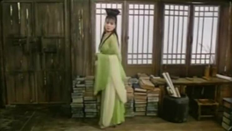 Hübsche, vollbusige Asiatin beim Bukkake-Sex