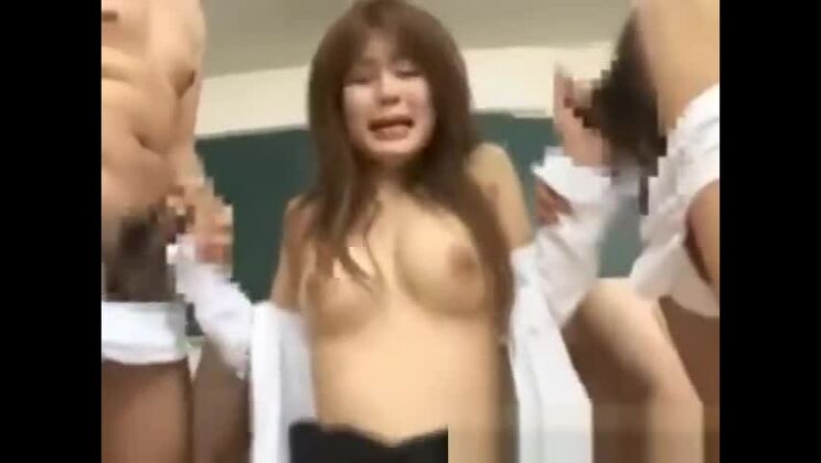 Die fantastische Asiatin Megu Ayase in einem unglaublichen interrassischen Pornovideo