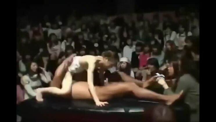 Saftige orientalische Schlampe in echtem Amateurpornovideo