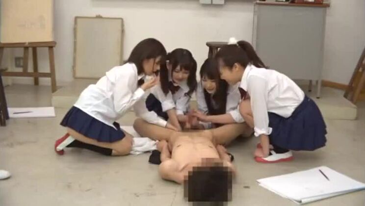 Saftige Asiatin lässt ihre schmutzigen, perversen Träume wahr werden