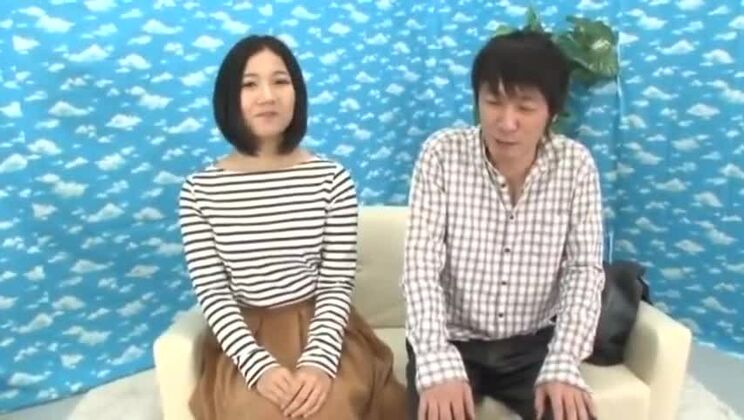 Wunderschöne asiatische Schlampe