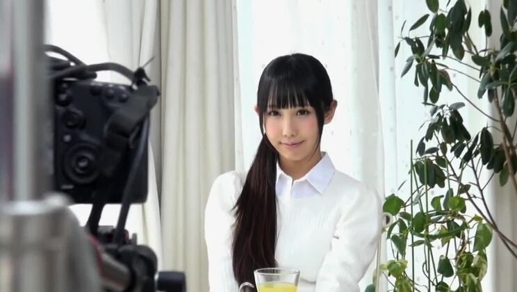 Verführung einer japanischen Schlampe in einem perversen Sexvideo