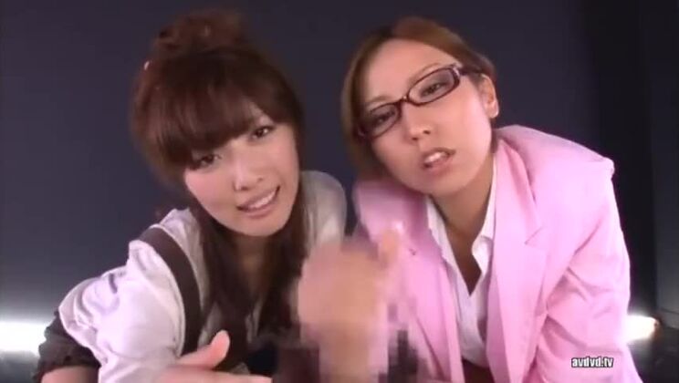 Attraktive Asiatin in einem wunderschönen Fetisch-Sexvideo