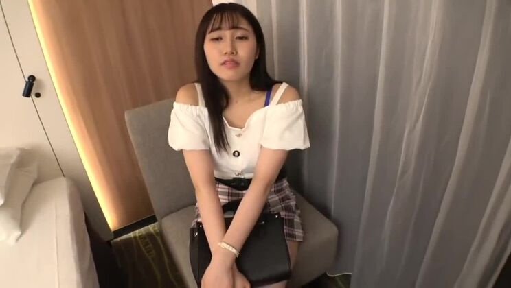 Hübsche orientalische Schlampe hat fantastischen Hardcore-Sex