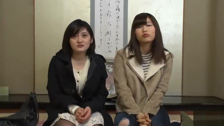 Reizende japanische Schlampe in einem echten selbstgemachten Pornovideo