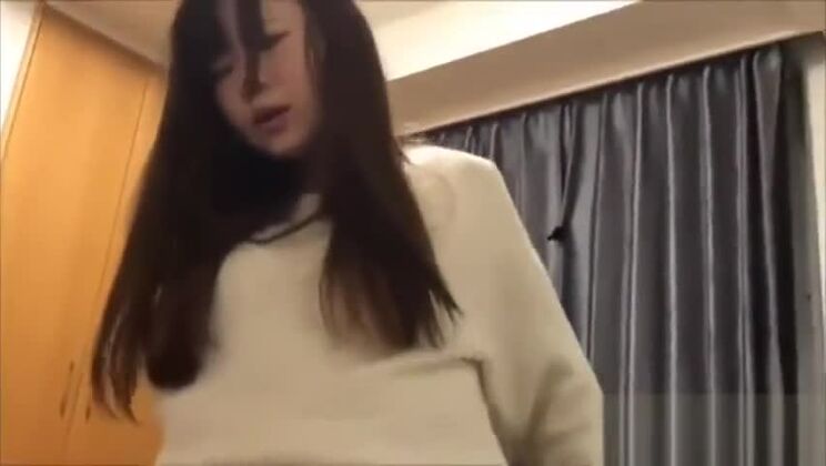 Scharfe asiatische Schlampe in wunderschönem Amateurvideo