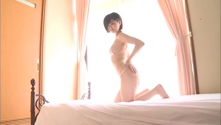 Atemberaubende orientalische Hündin