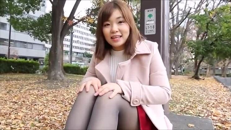 Die lässige Asiatin wurde bei ihrem ersten Casting gefickt.