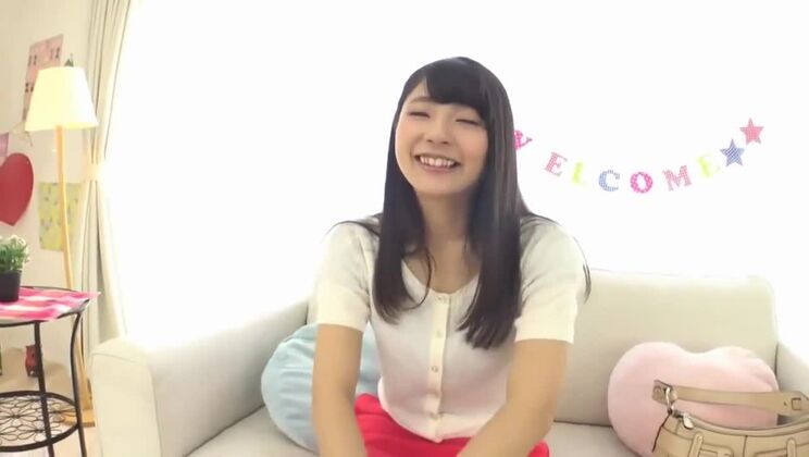 Ein entzückendes japanisches Törtchen wurde heftig durchgenommen.