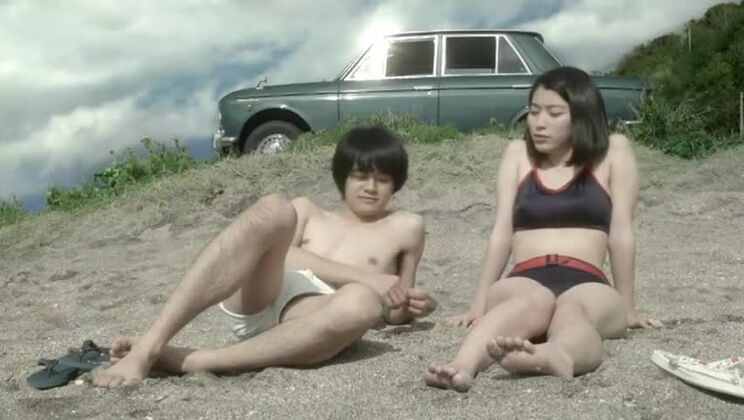 Wunderschöne japanische Schlampe lässt ihre Fetischträume wahr werden