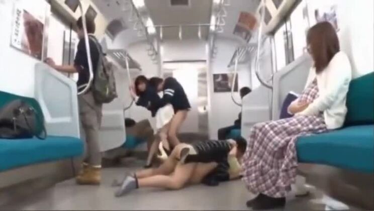 Bezauberndes japanisches Mädchen