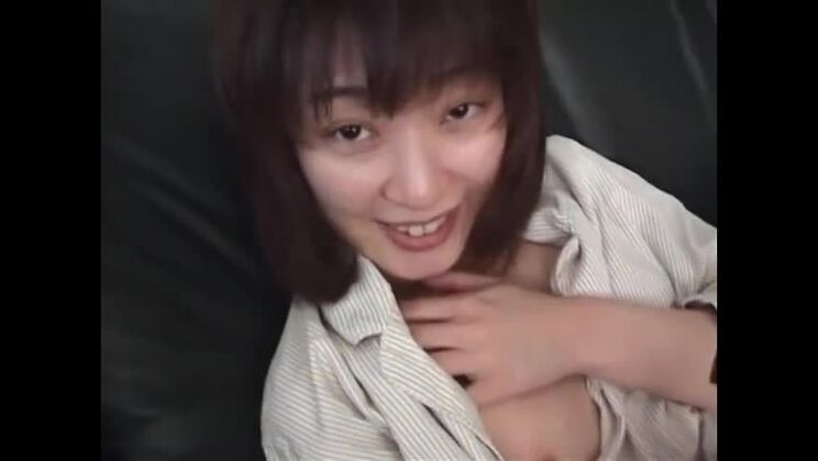 Attraktive japanische Hündin