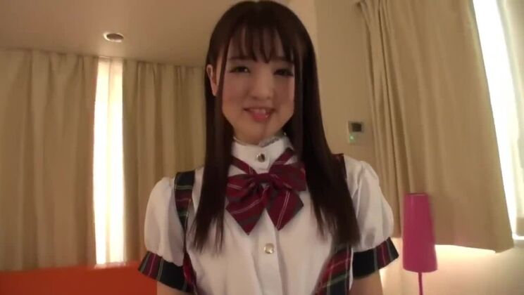 Attraktive Japanerin erlebt ein heißes XXX-Cosplay