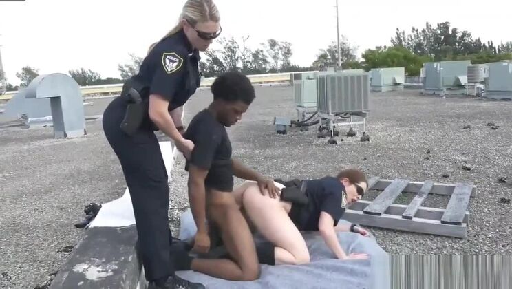 Wunderschöne blonde Japanerin im Sexmassage-Video