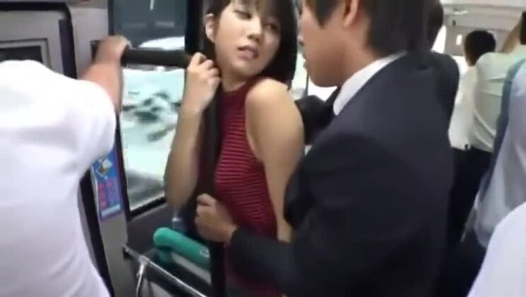 Saftiges asiatisches Mädchen