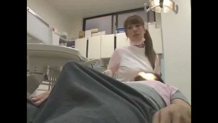 Unglaubliche orientalische Schlampe in einem perversen Sexfilm