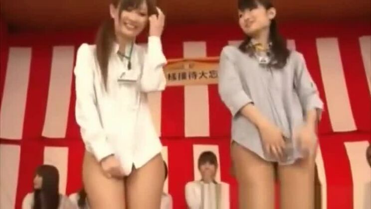 Heiße japanische Schlampe verkörpert ihren Fetischtraum