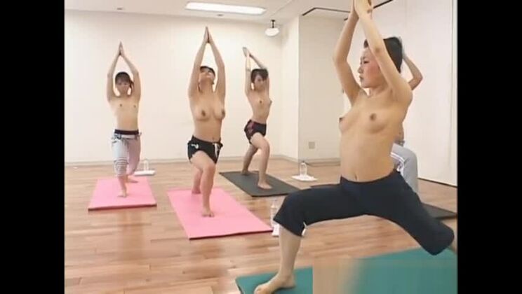 Die bezaubernde, kleinbrüstige Japanerin Mai Otsuka in einem privaten Amateur-Sexvideo