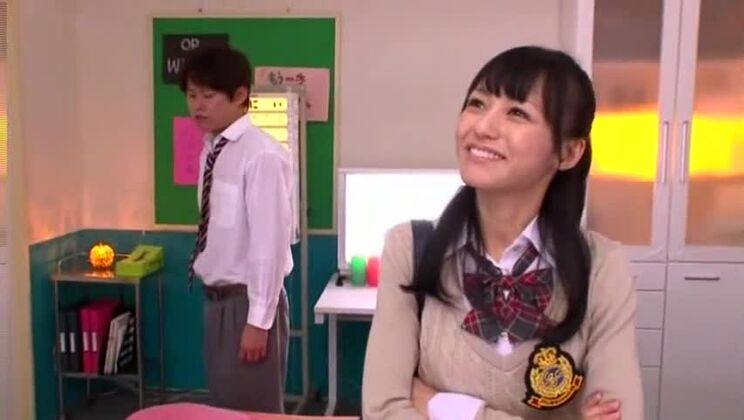 Die bezaubernde, schlanke Asiatin Ryouka Shinoda hat fantastischen Hardcore-Sex.