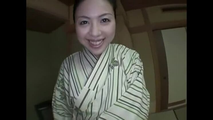 Unglaubliche verheiratete Asiatin hat amateurhaften Spaß