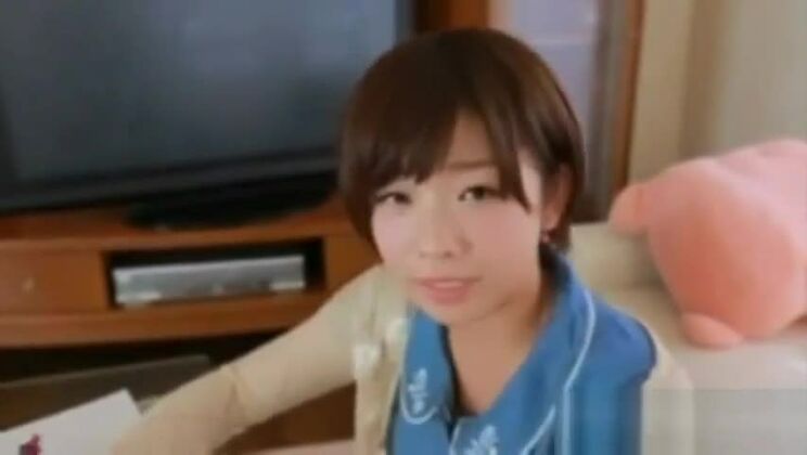 Reizende orientalische Schlampe in Fetisch-Pornovideo