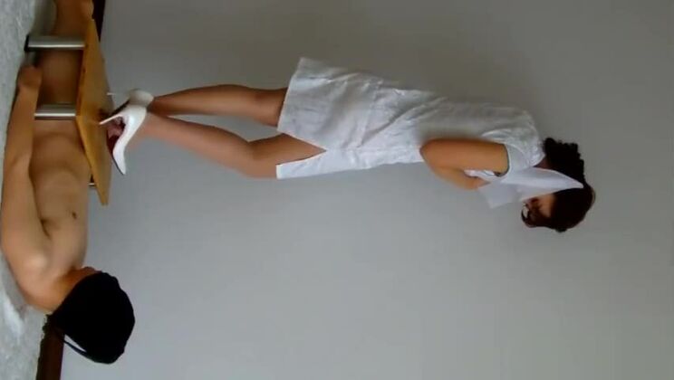 Fantastische japanische Frau mit kleinen Brüsten in unglaublichen Fetisch-Pornos