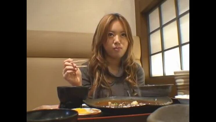 Geile japanische Hure in fantastischem Doggy-Style, Duschszene (JAV)