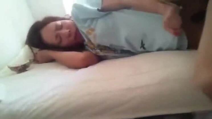 Erstaunliches Porno-Video: Große Brüste versuchen, die Show anzusehen