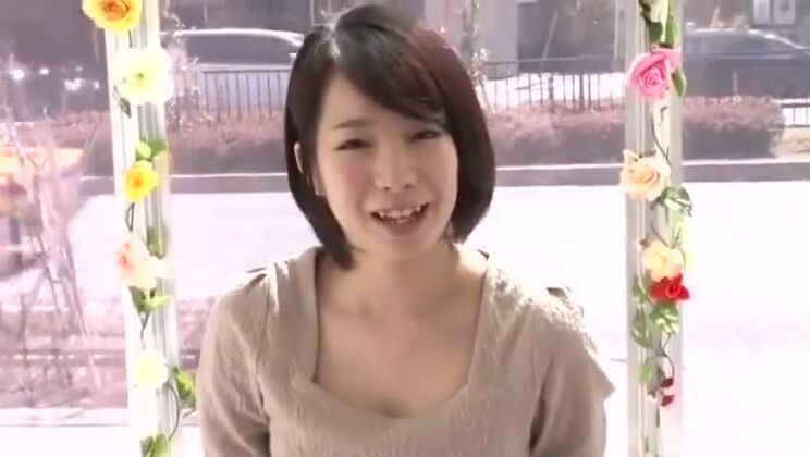 Geile Japanerin in einem großartigen japanischen Pornofilm, den du je gesehen hast