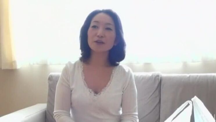 Verrückte japanische Schlampe Mikiko Takanashi in atemberaubender Lingerie, Fingering JAV-Film