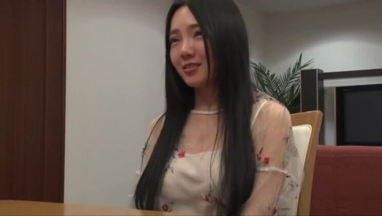 Exzellenter Creampie-Pornofilm, unbedingt ansehen!