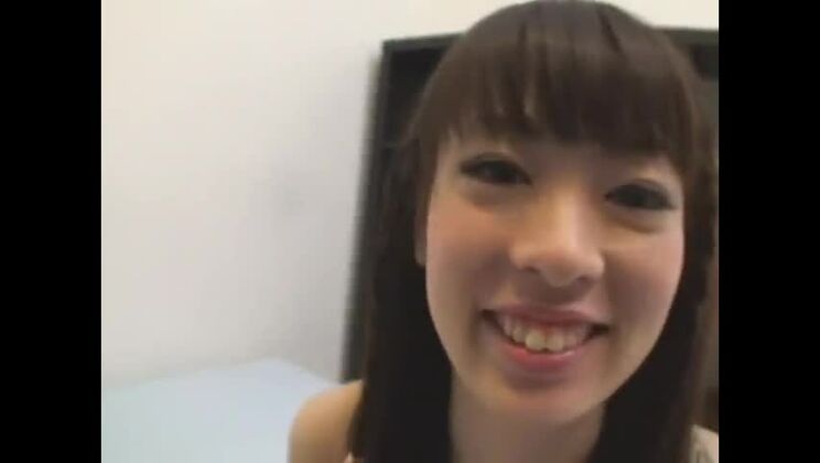 Die heißesten Japanerinnen Ririka Hayama und Miho Tachibana in einem exotischen Dildos/Spielzeug- und Blowjob/Fera-JAV-Film.