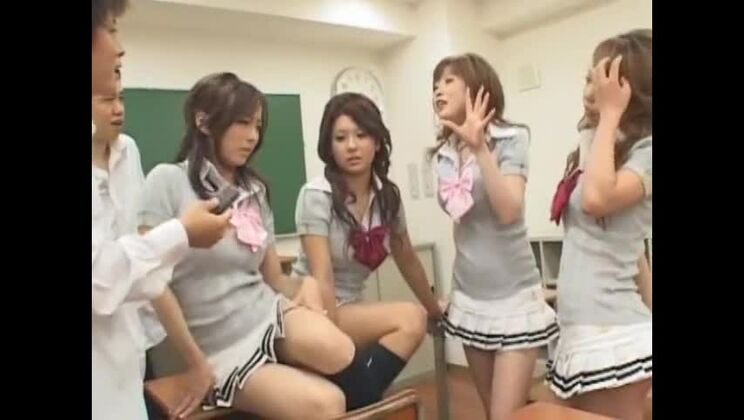 Die besten japanischen Schönheiten Ruru Yuki, Rio Hamasaki, Ai Kawamoto in Horny Toys, Facial JAV Video