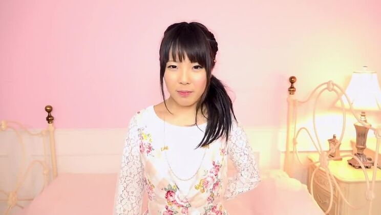 Verrückte japanische Schlampe in einem unglaublich dünnen Teenager-JAV-Film