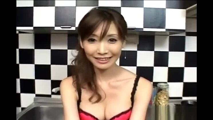 Das japanische Idol Yui Natsuki gibt Teil 1